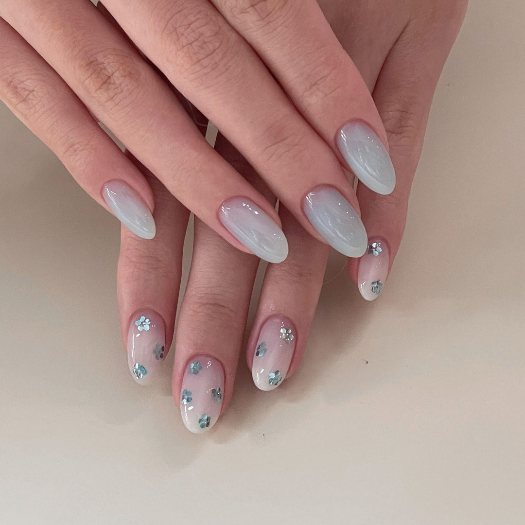 Artificial Nails with Elegant Blue Accents Stornfield