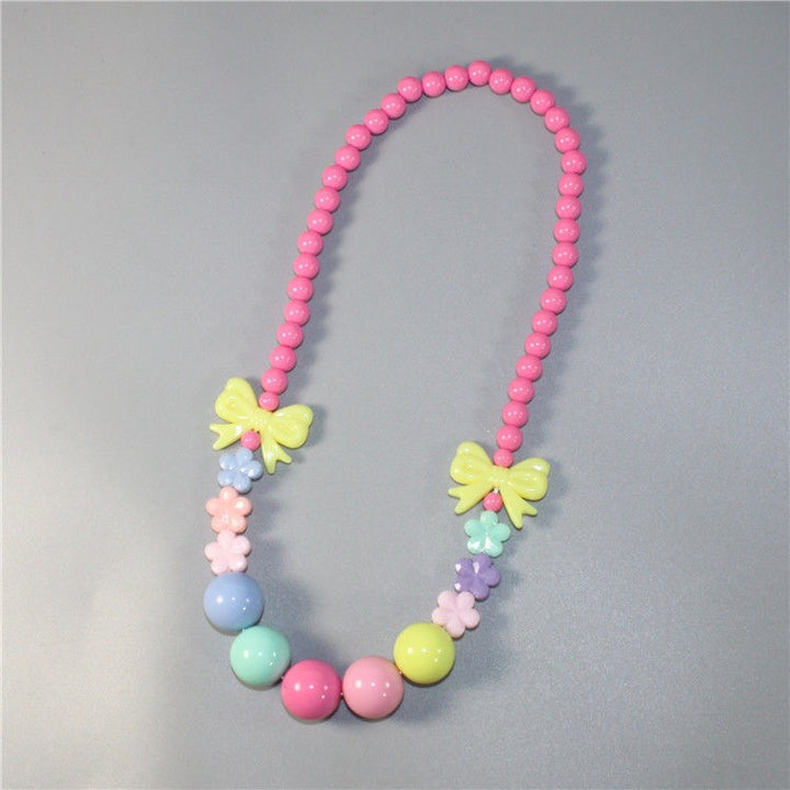 Colorful pearl necklace with floral elements Stornfield