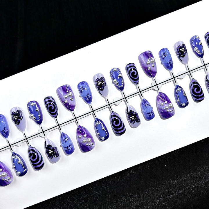 Elegant Polka Dot and Lace Press-On Nail Set