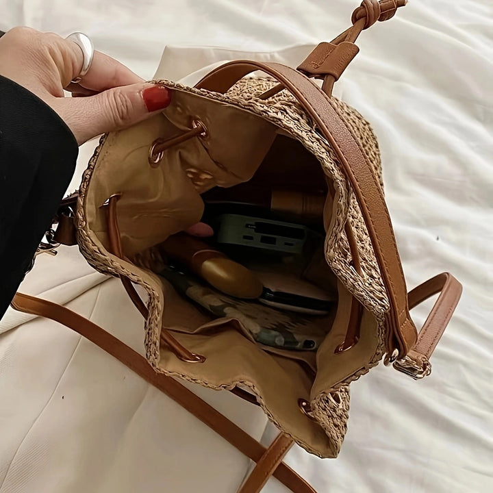 Elegant Handbag Made of Braided Natural Material with Stylish Drawstring Closure Stornfield