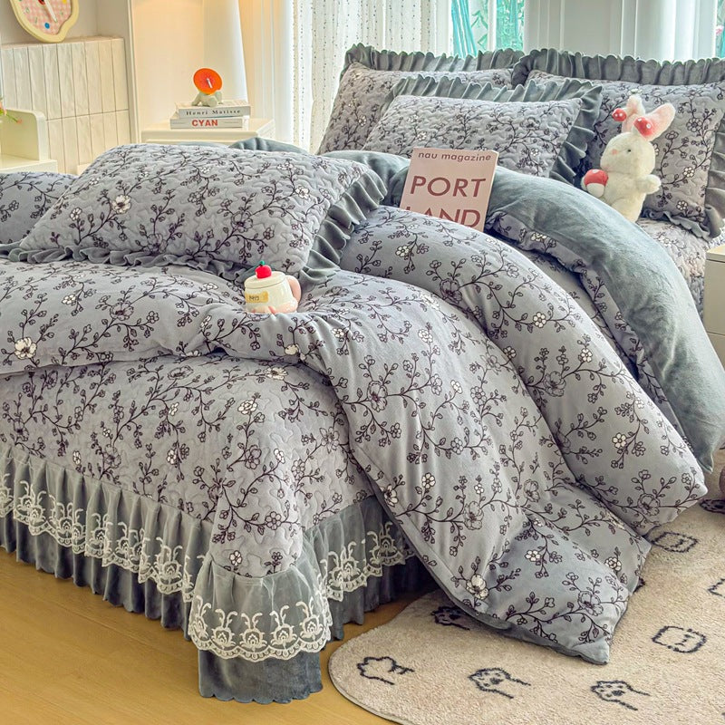 Cozy Heart-Printed Bedding Set