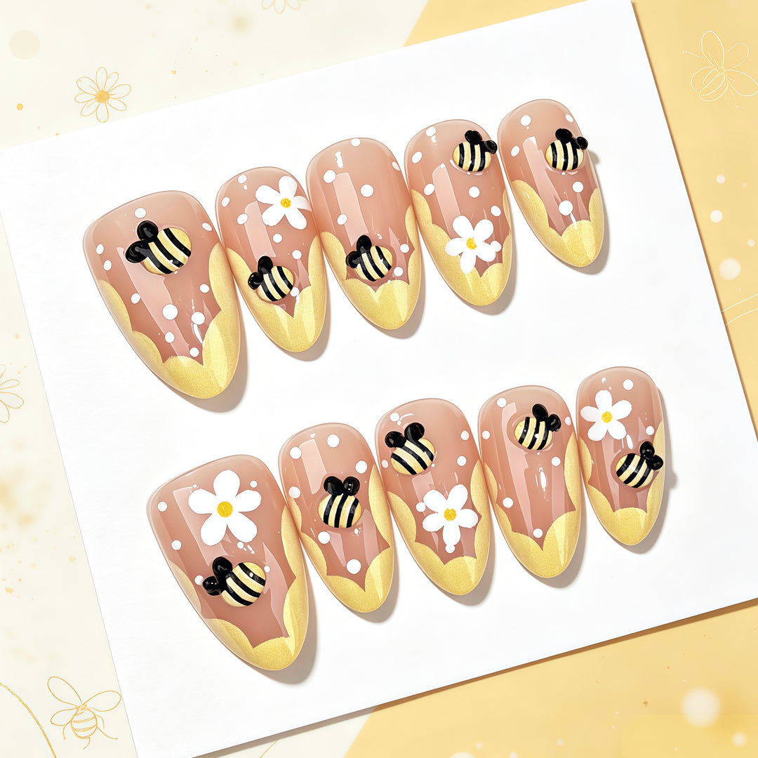 Artistic Bee-Design Press-On Nails