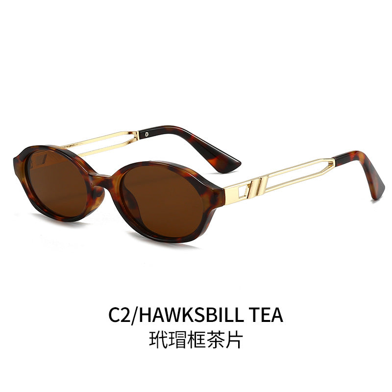 Women Elegant Sunglasses in luxurious tortoiseshell design with golden metal accents Stornfield