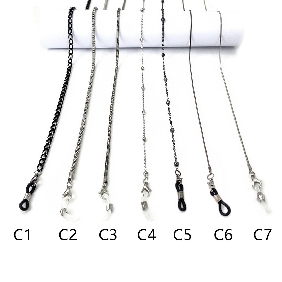 Minimalist Chain Eyewear Holder Stornfield