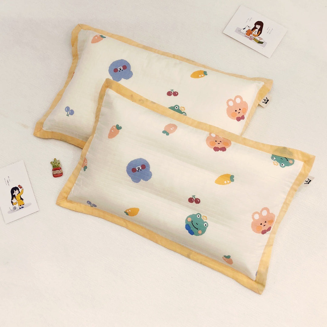Children's pillowcase set made of breathable cotton blend with cute animal and fruit motifs