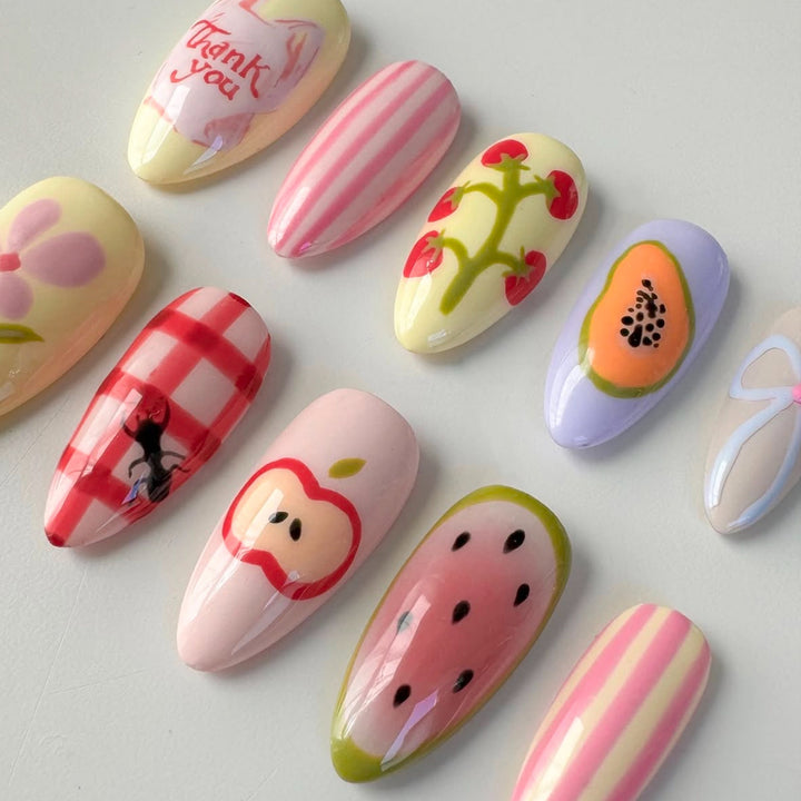 Artistic Themed Press-On Nail Art Set Stornfield