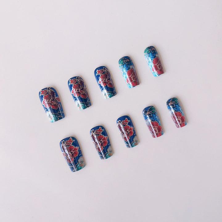 Artificial nail set with filigree floral patterns Stornfield