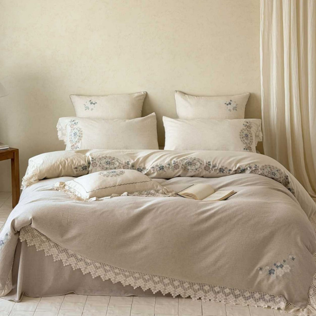 Romantic bedding set made of linen-cotton mix with lace trim and floral embroidery