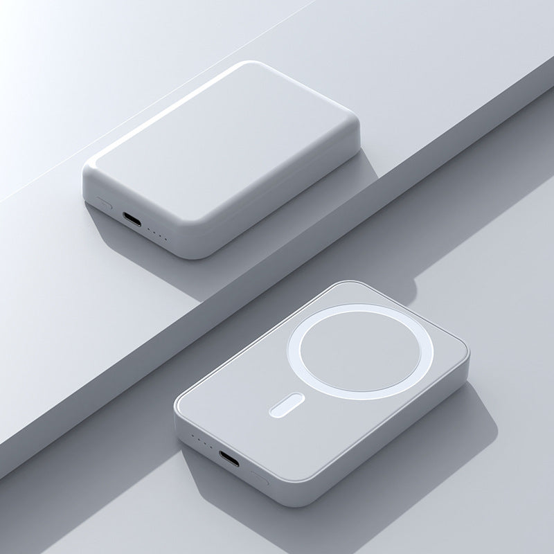 Portable Power Bank with wireless charging function and innovative magnetic technology Stornfield