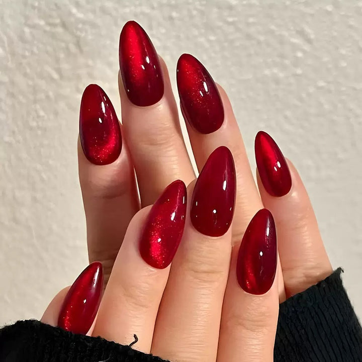 Artificial nail set with glamorous high gloss and elegant tips Stornfield