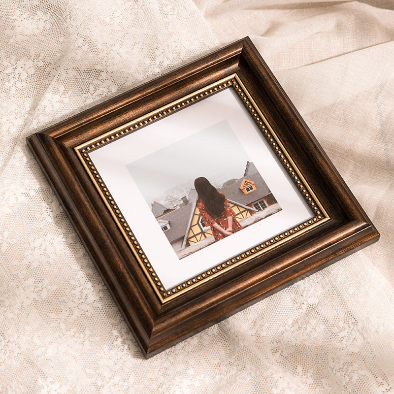 Vintage-Inspired Ornate Photo Frame