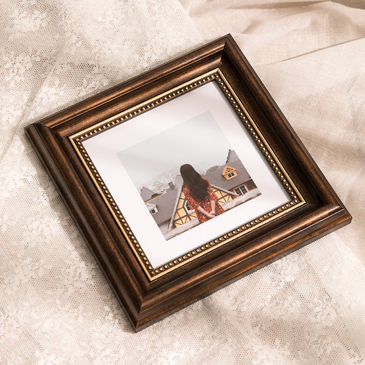 Vintage-Inspired Ornate Photo Frame