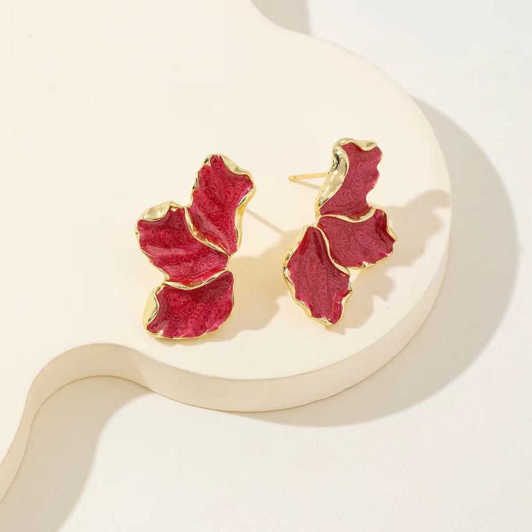 Fashionable earrings with feminine leaf design Stornfield