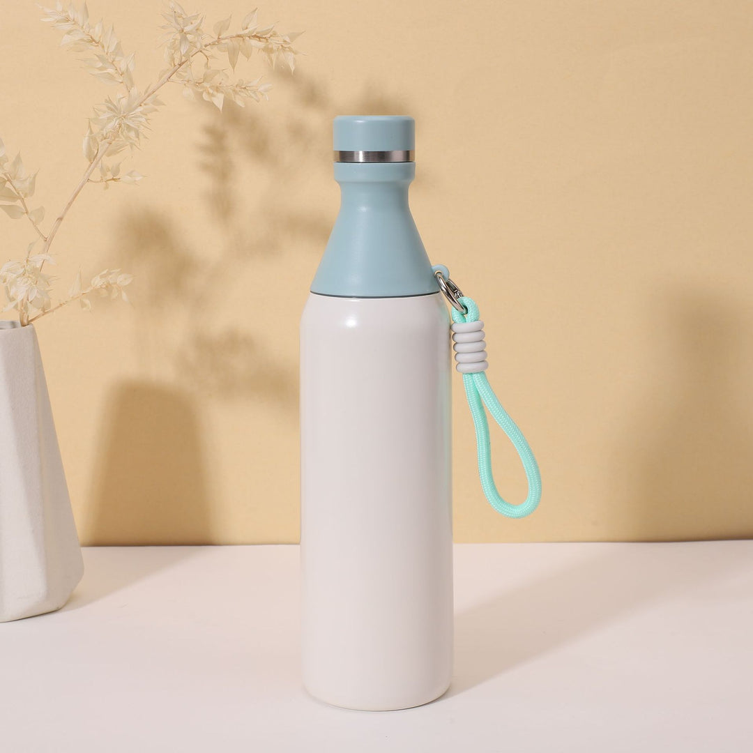 Women's insulated water bottle with practical carrying strap Stornfield