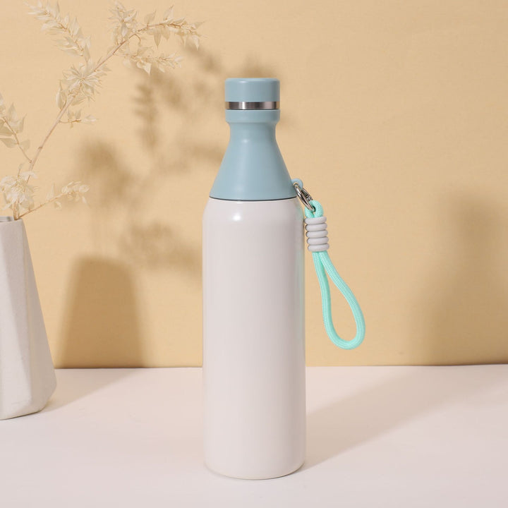 Women's insulated water bottle with practical carrying strap Stornfield