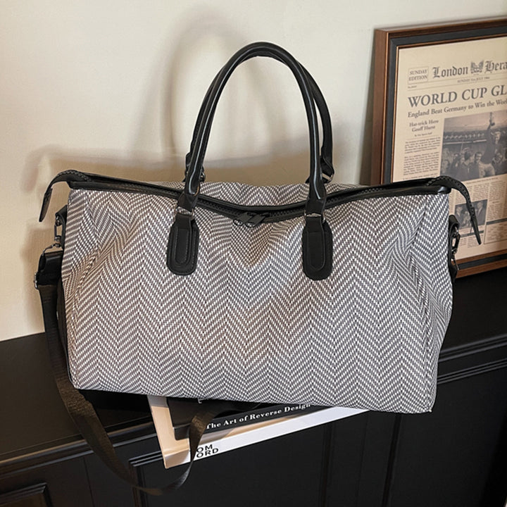 Elegant Travel Bag with Innovative Compartment Design Stornfield