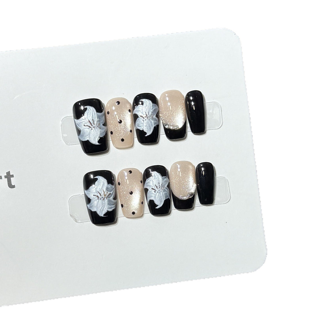 Decorative Floral Press-On Nails Stornfield