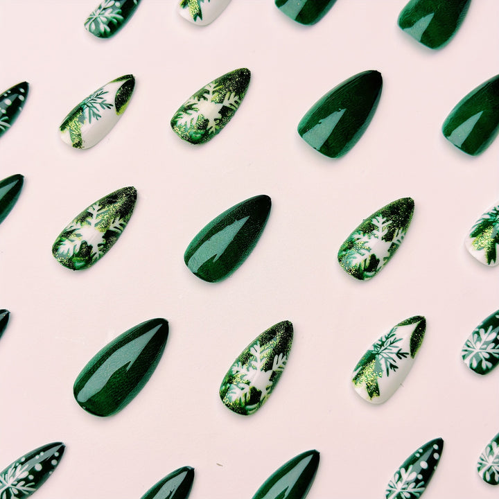 Artificial nails with festive snowflake and star motif Stornfield