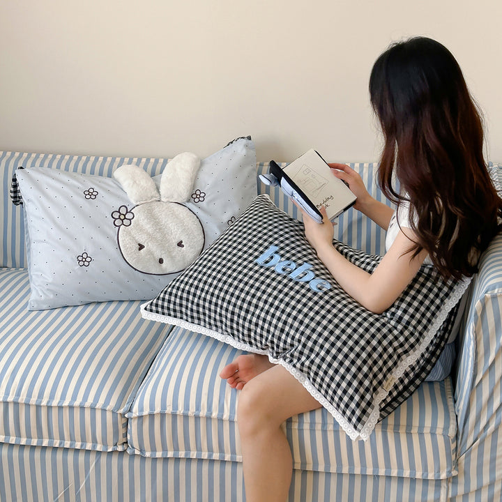 Children's bedding set with embroidered rabbit motif, checkered pillow and pom-pom