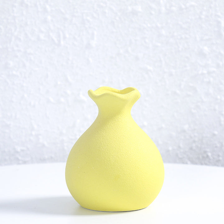 Unique Curved Ceramic Flower Vase Stornfeild