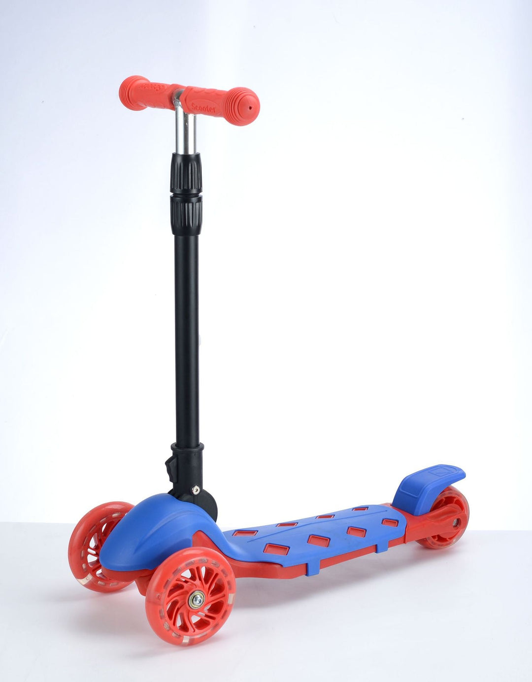 Three-Wheel Glider Scooter Stornfield