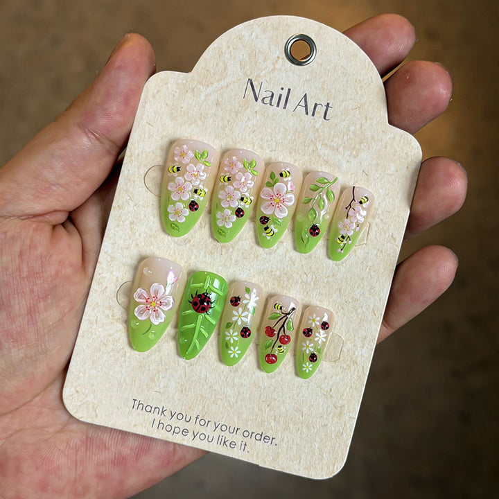 Botanical Themed Press-On Nail Kit Stornfield