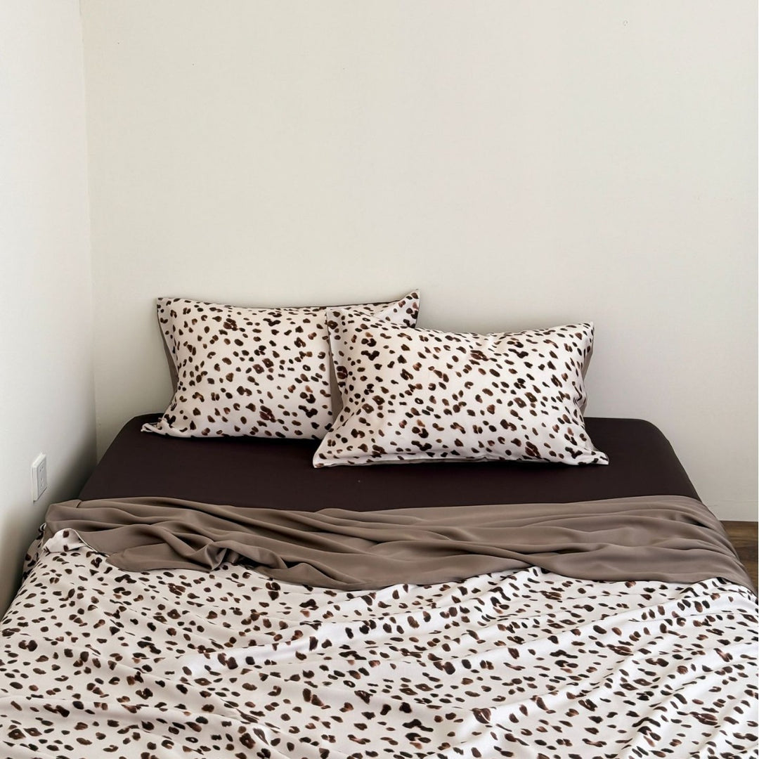 Satin-Feel Reversible Animal Spot Duvet Cover Set with Solid Reverse and Pillow Shams