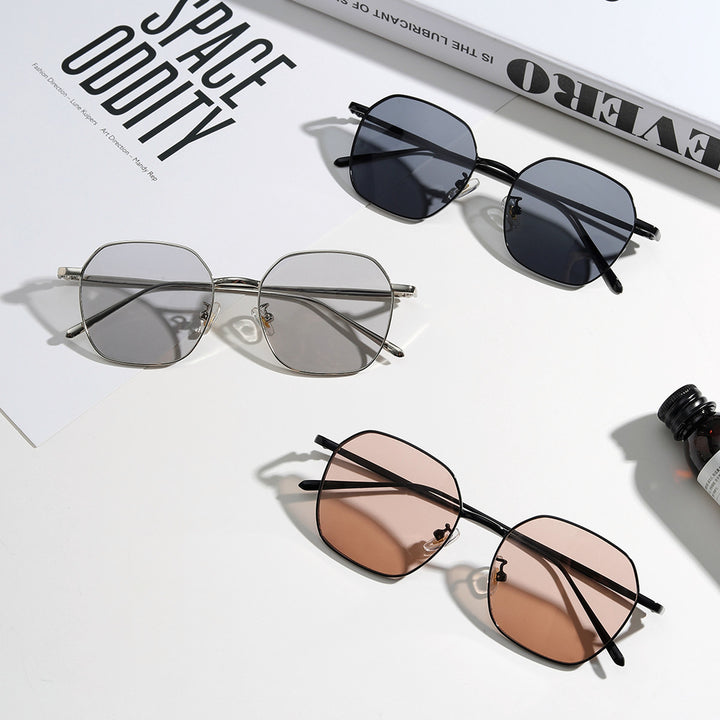 Women geometric sunglasses with modern metal frame Stornfield