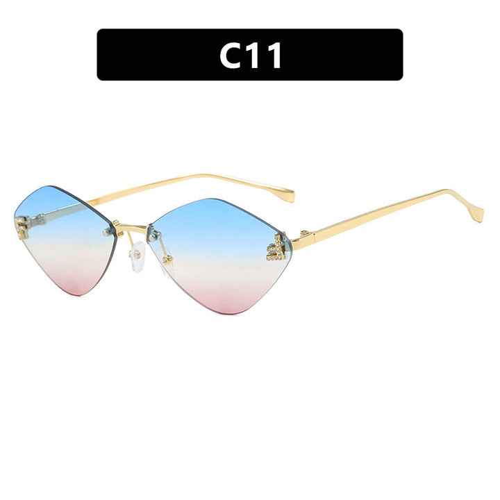 Women's geometric sunglasses in an extravagant design with gradient lenses Stornfield