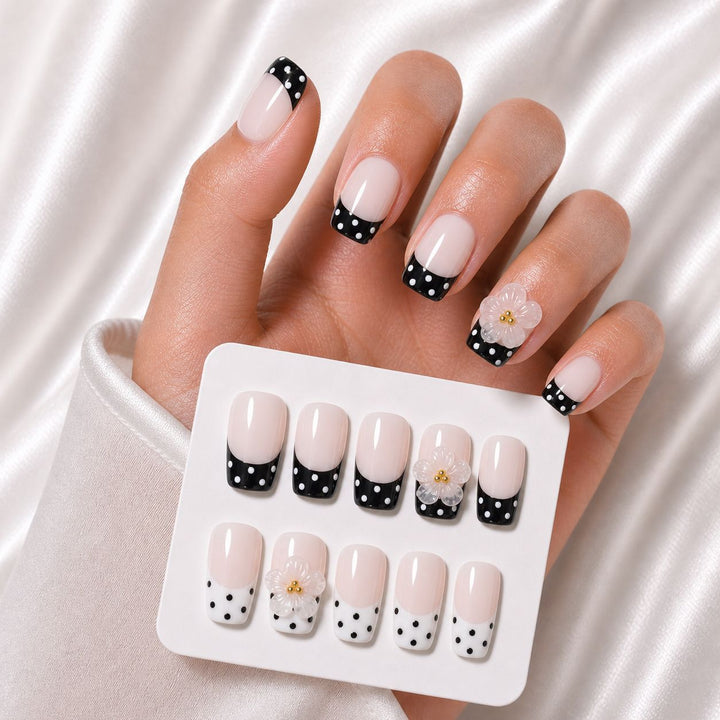 Elegant Floral Press-On Nail Art Set Stornfield