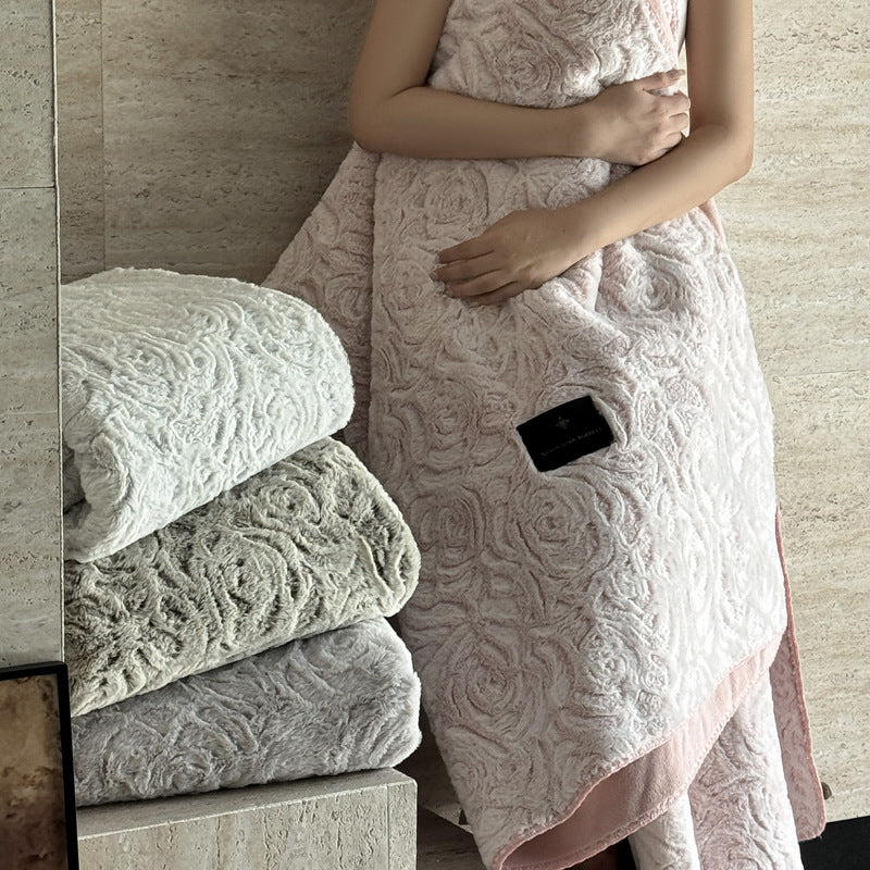 Extra soft microfiber cuddle blanket with 3D rose pattern and thermal lining