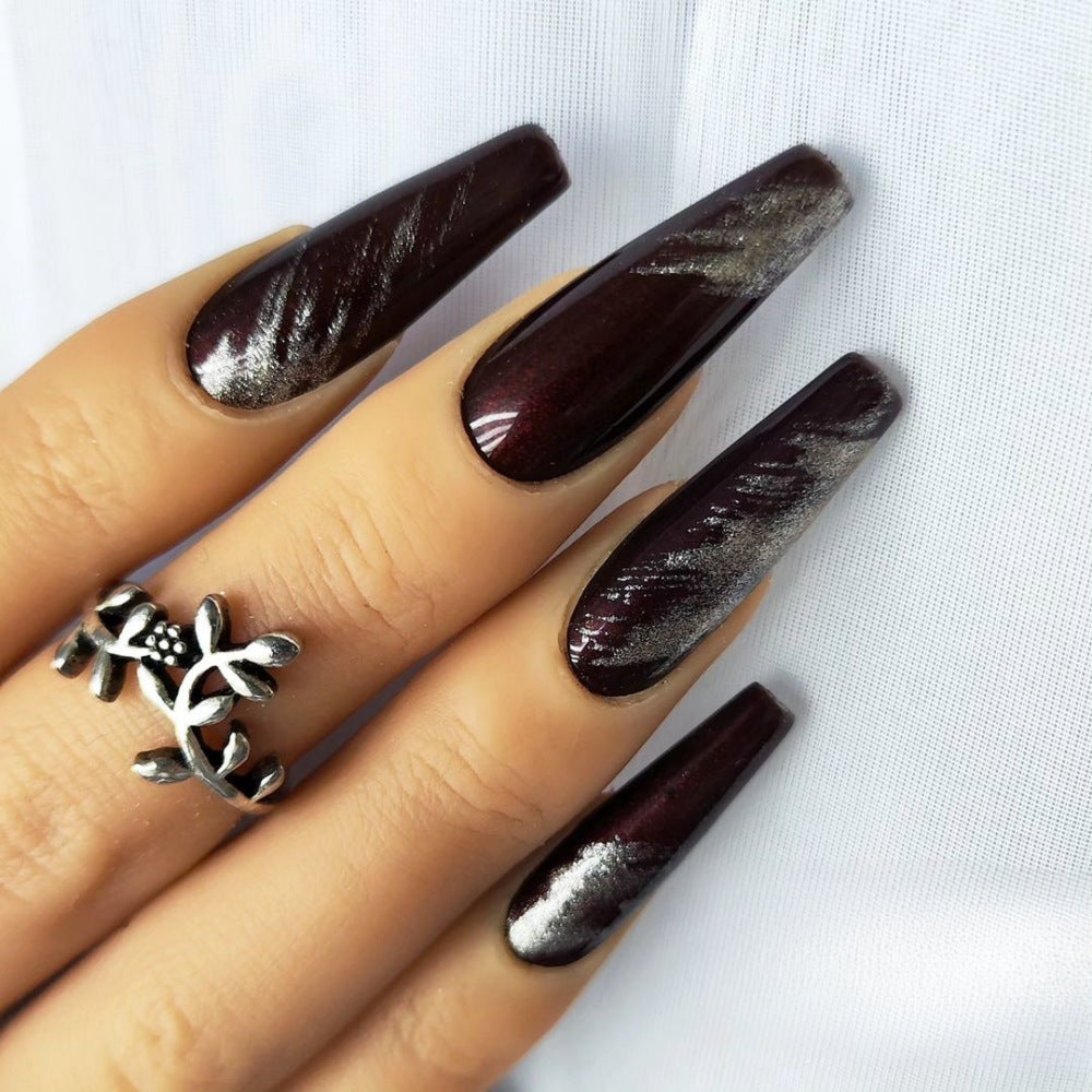 Artificial nails with glamorous silver design Stornfield
