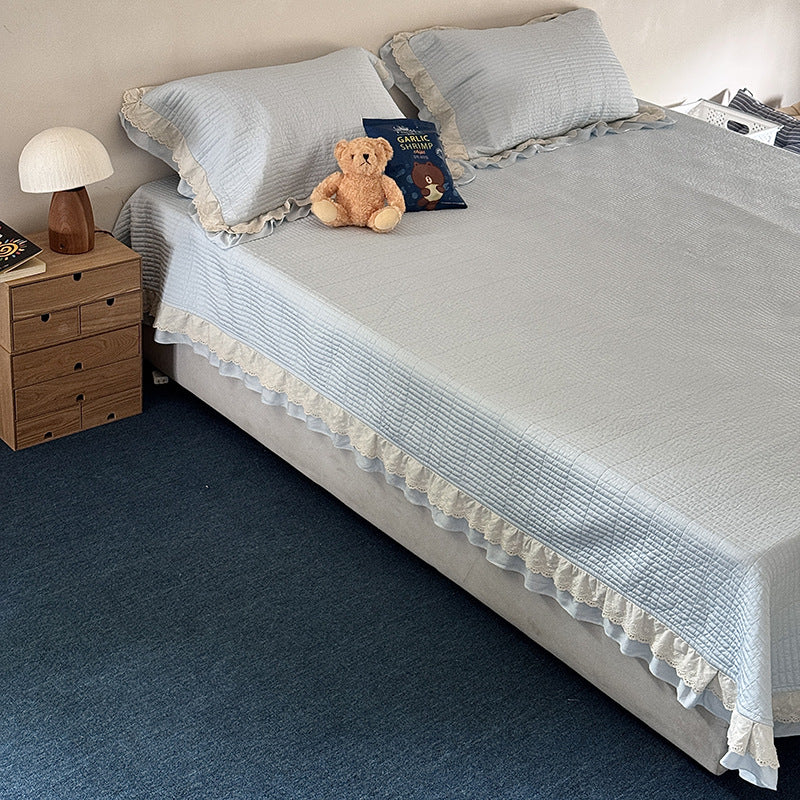 Quilted Reversible Linen-Blend Matelassé Bedspread Set with Ruffled Edge Pillow Shams