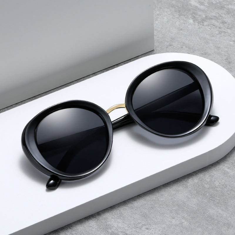 Women's Vintage Sunglasses in Elegant Shield Design Stornfield