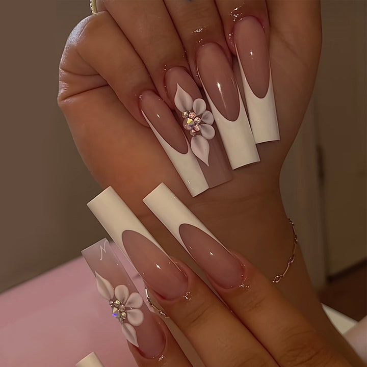 Elegant Floral Design Press-On Nail Set Stornfield