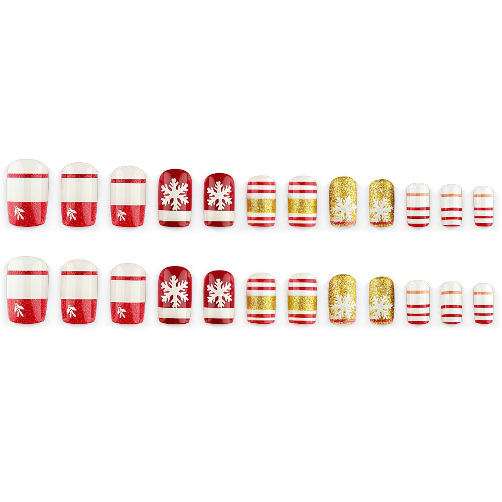 Artificial nails in festive Christmas design Stornfield