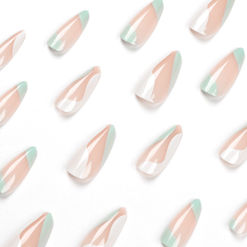 Artificial nail extensions with stylish design Stornfield