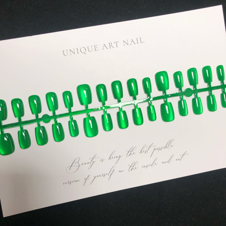 Glossy Press-On Nail Art Set