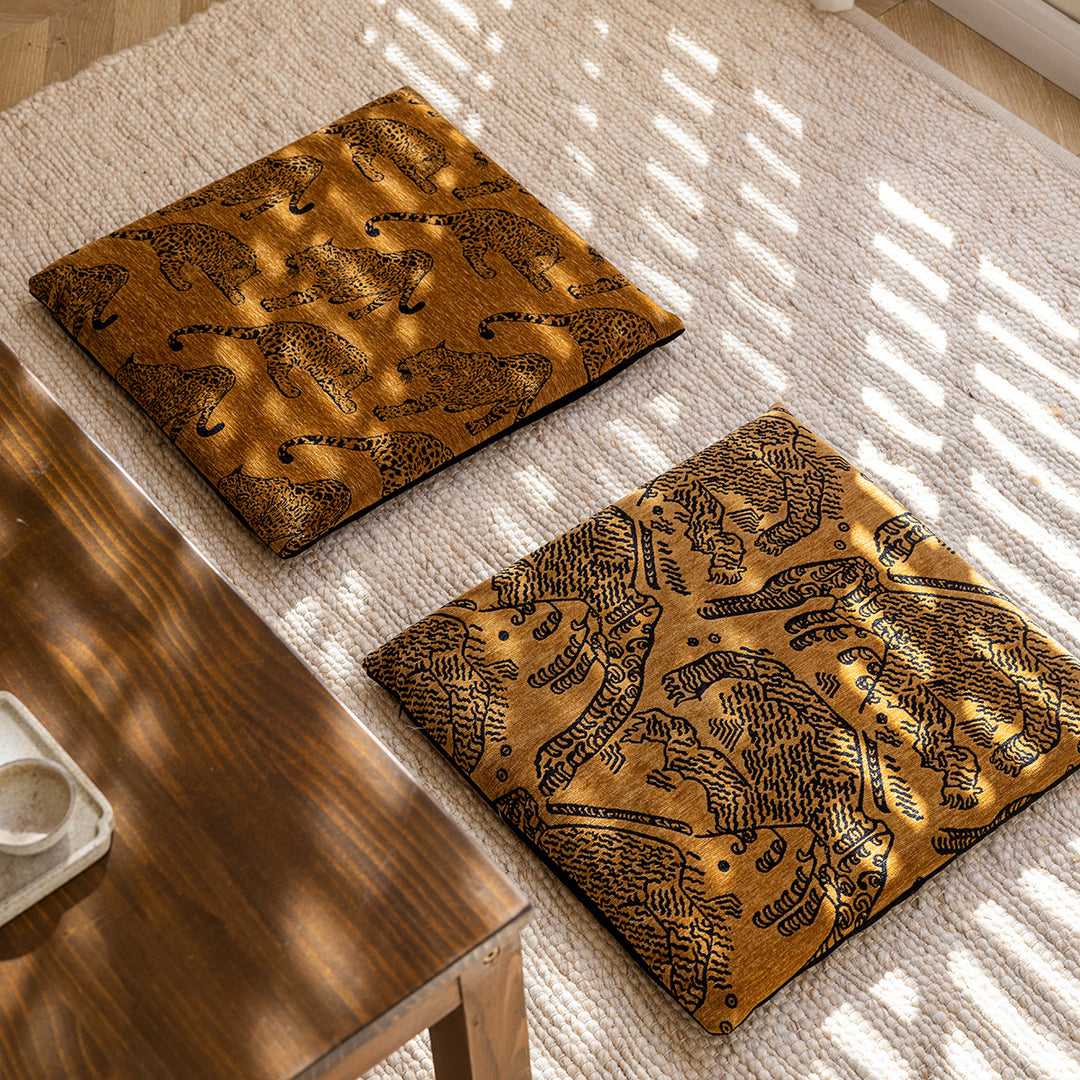 Decorative pillow with leopard pattern