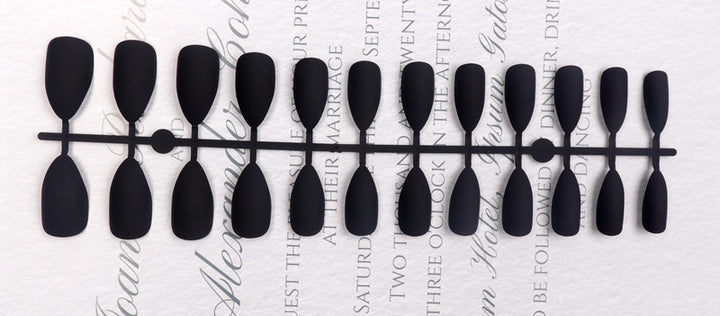 Stiletto Press-On Nail Set Stornfield