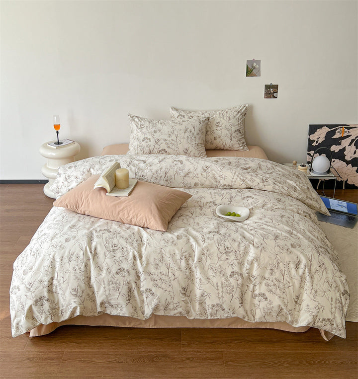 Bedding set made of soft cotton satin with fine botanical sketch print and pillowcases