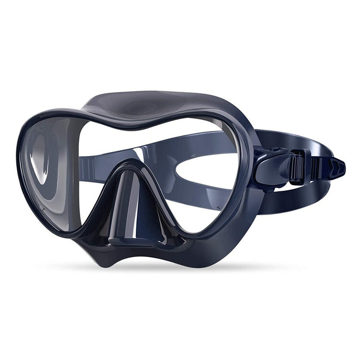 Diving mask with flexible silicone edge and clear field of vision Stornfield
