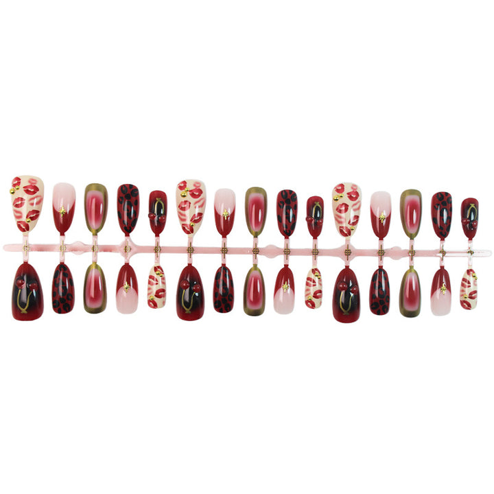 Artificial nails in an extravagant design Stornfield