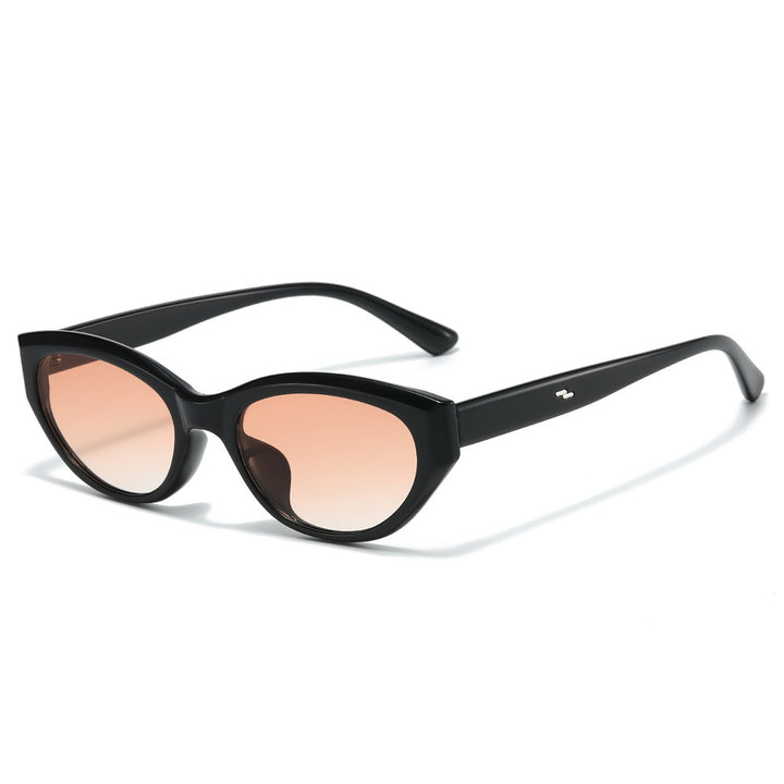 Chic Cat-Eye Sunglasses with Stylish Frame Details Stornfield