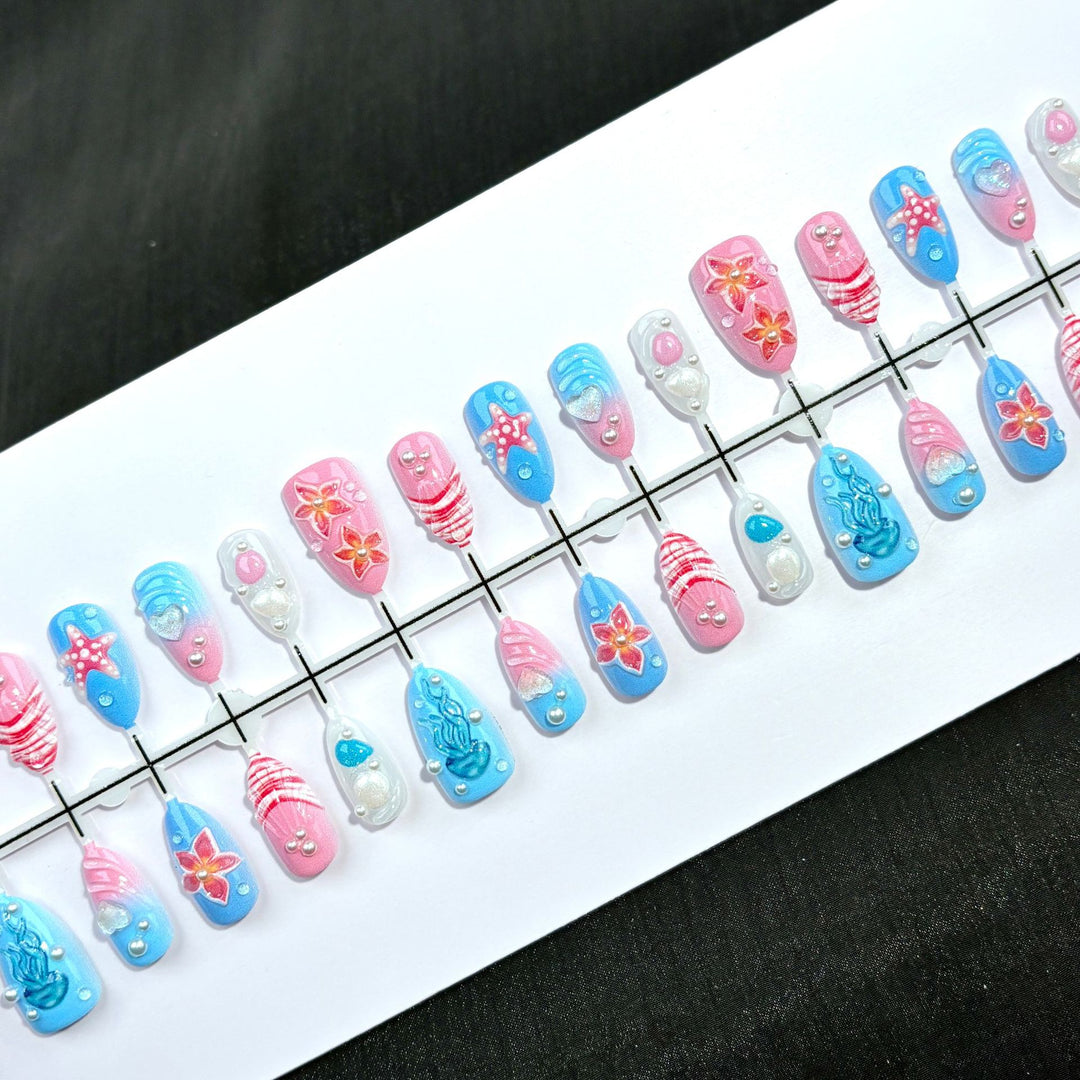 Elegant Polka Dot and Lace Press-On Nail Set