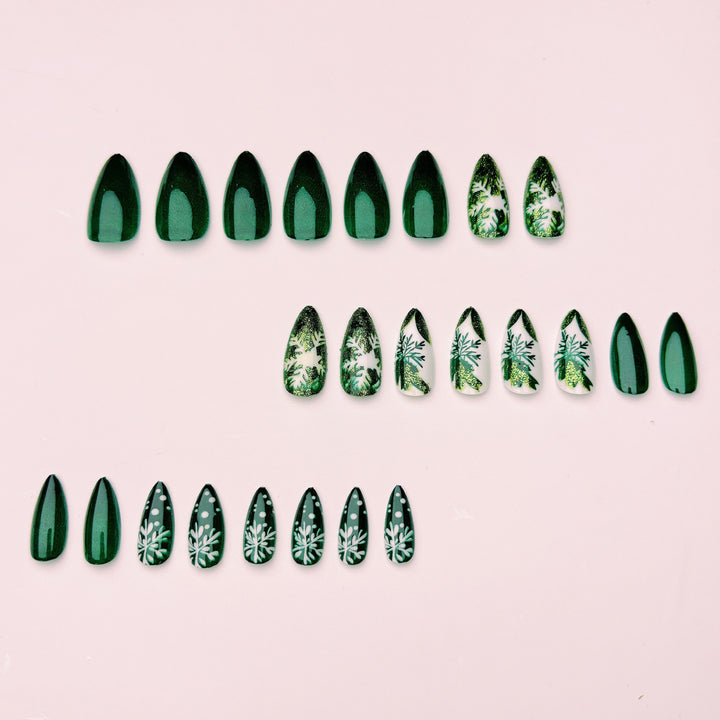 Artificial nails with festive snowflake and star motif Stornfield