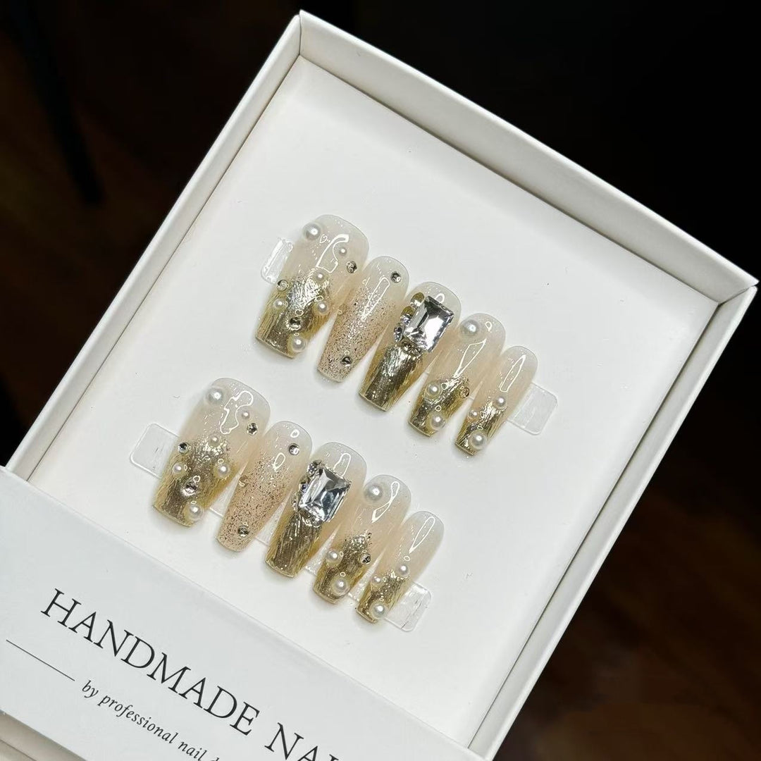 Artistic Handmade Press-On Nail Art Set with Pearl and Metallic Accents
