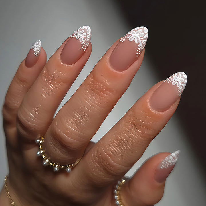 Elegant Decorative Press-On Nail Set with Floral Accents Stornfield 1788495970