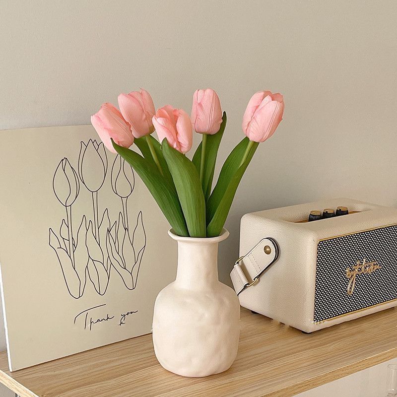 Realistic Decorative Tulip Flower Arrangement