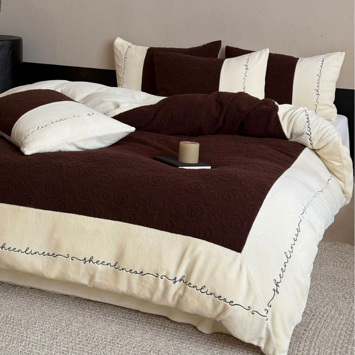 Quilted Cotton Sateen Reversible Duvet Cover Set with Embroidered Script Border
